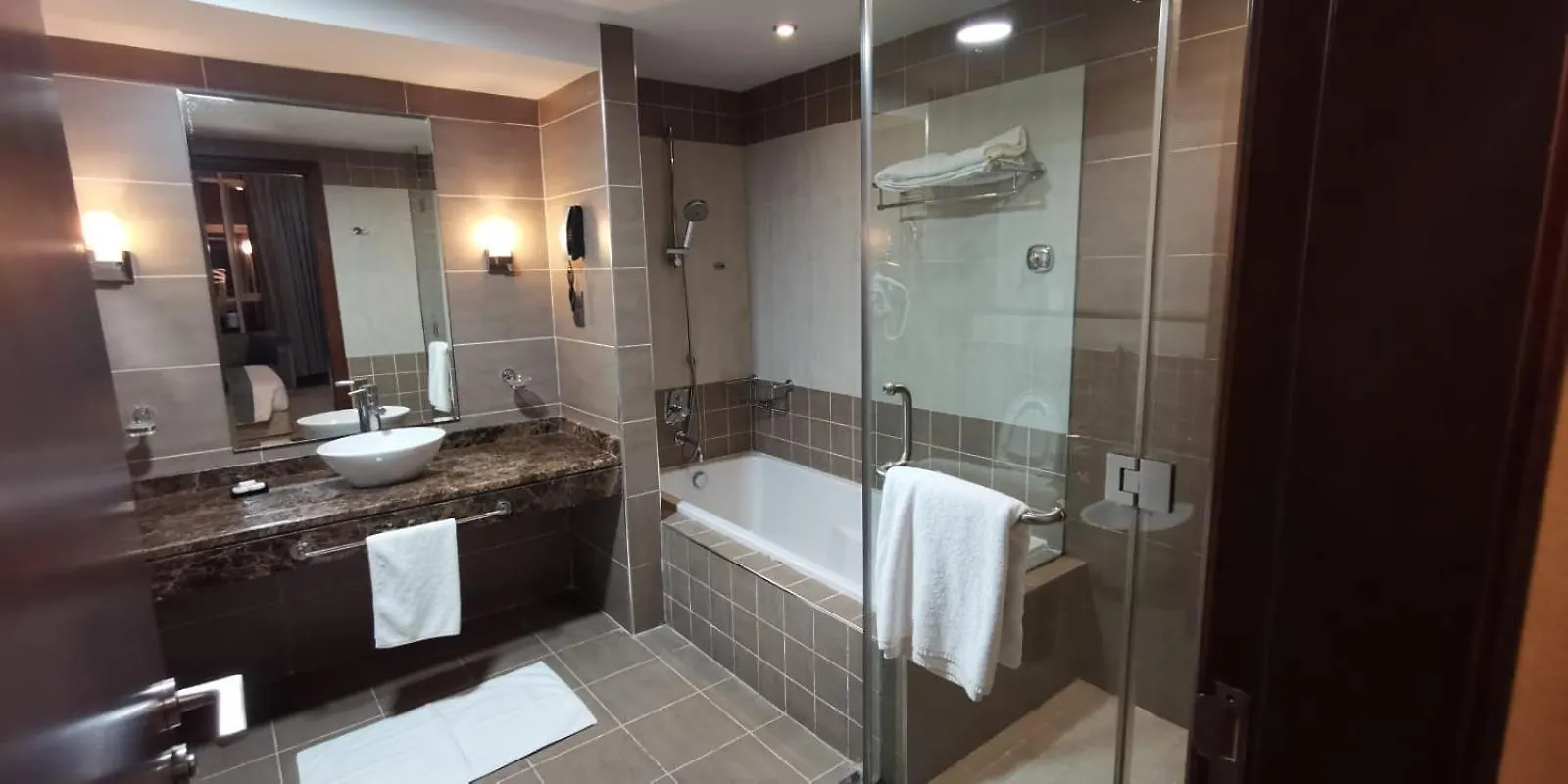 Blumont Capital Tower Apartments Abu Dhabi